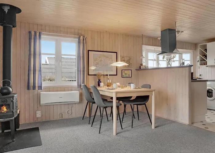 Holiday home With Fireplace 10 Frostrup