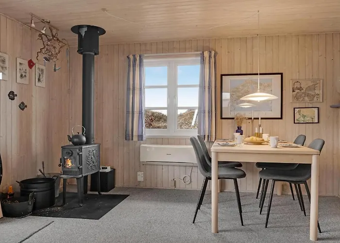 With Fireplace 10 Holiday home Frostrup